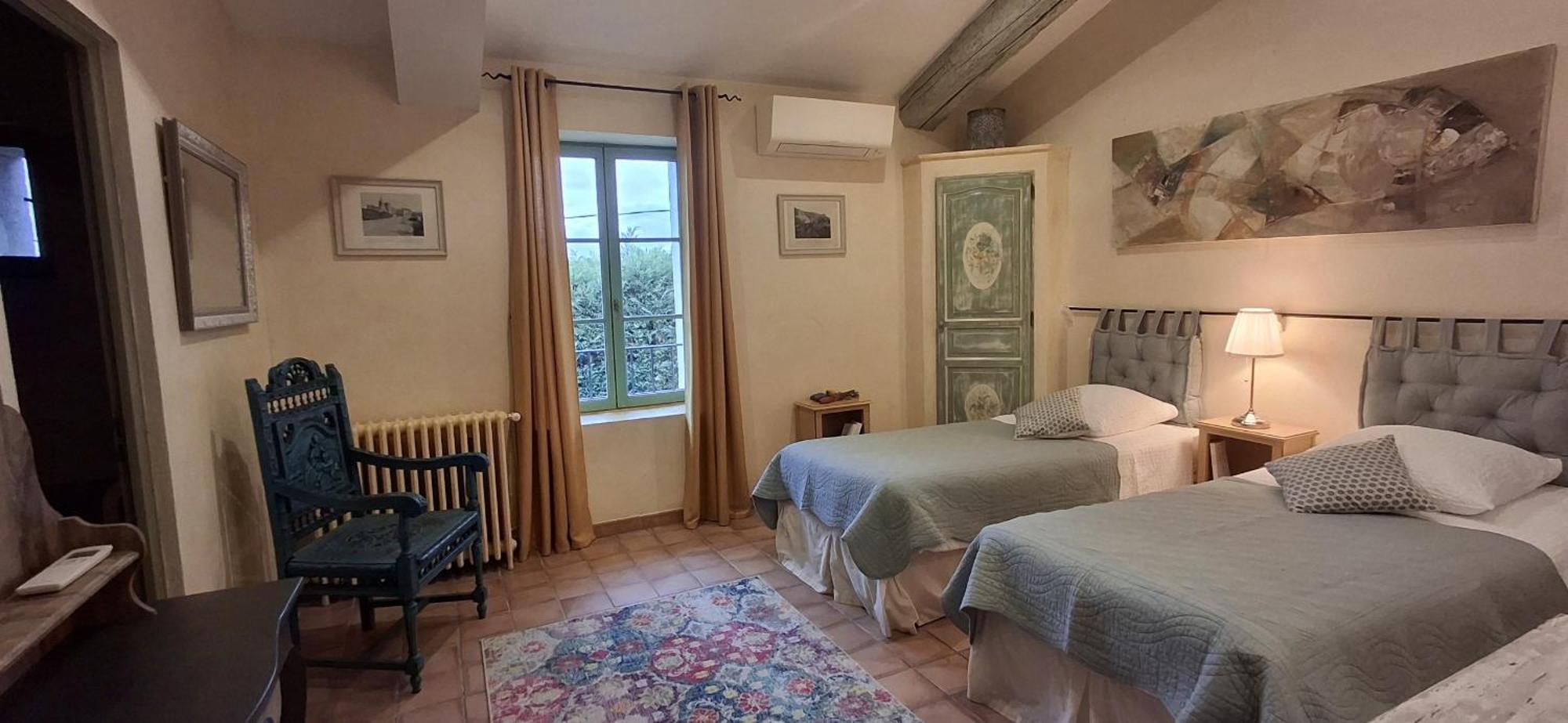 La Bastide Des Amouriers Caumont-sur-Durance Екстериор снимка