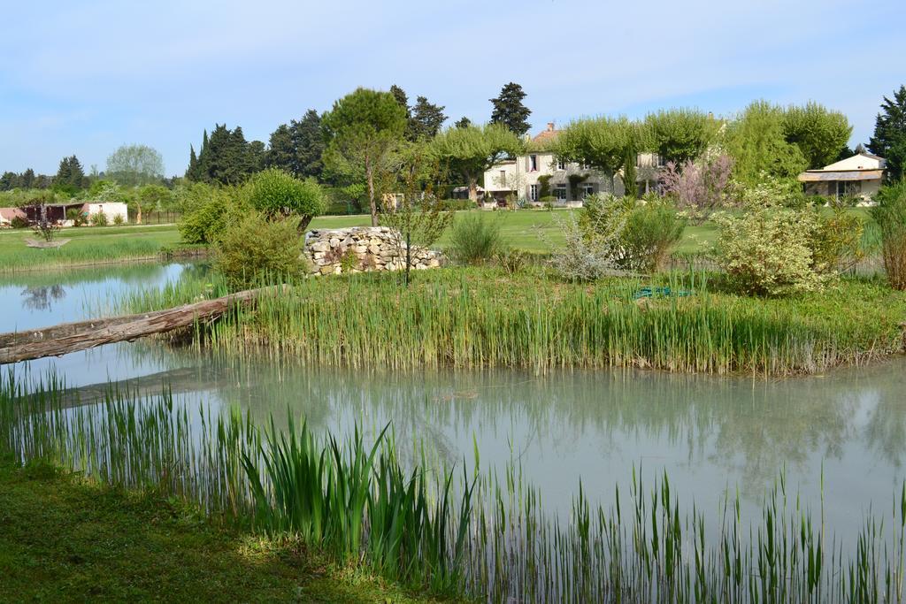 La Bastide Des Amouriers Caumont-sur-Durance Екстериор снимка